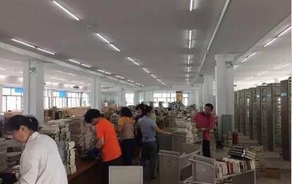 2017-07-27延邊大學(xué)圖書(shū)館引進(jìn)RFID智能圖書(shū)管理系統(tǒng) (2).jpg